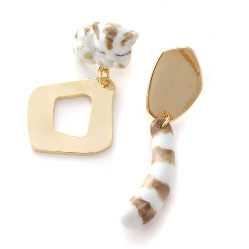 送料無料 日本製 佐賀県 有田町 有田焼 ハンドメイド ネコ チタン製ポスト ピアス アクセサリー オシャレ お洒落 ファッション 4278 Gg ジュエリーウォーク心斎橋